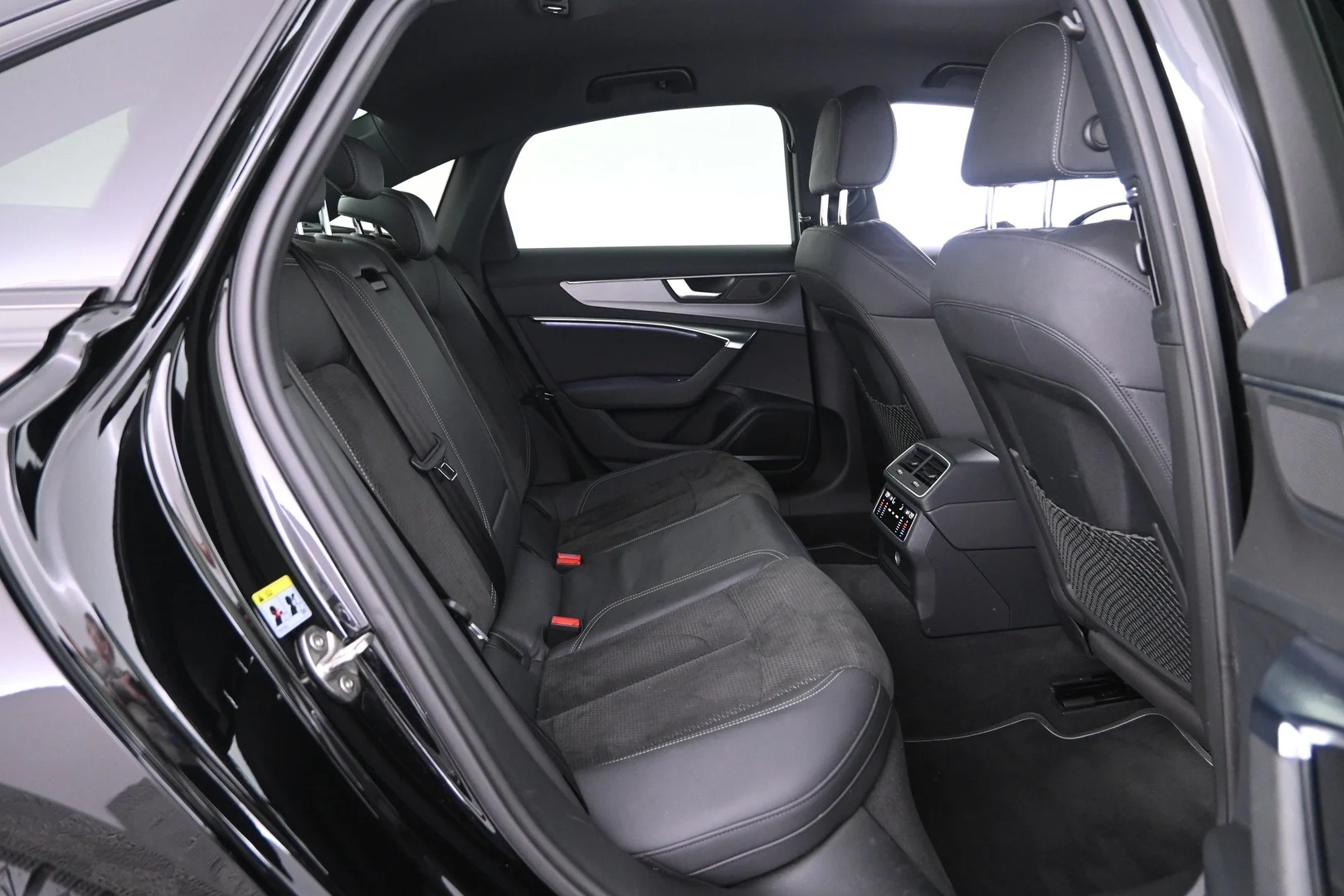 Car Image - 1L3CuO6me2Wa9RXiQtQnMt