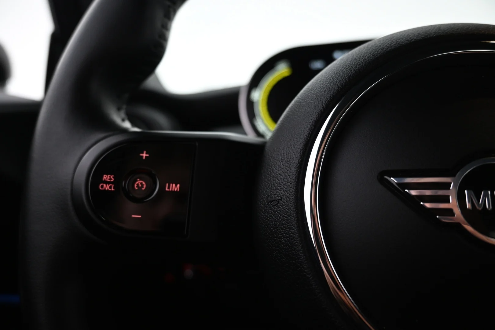 Car Image - 4wCFrDY0d8ctOE3SUV4iDP