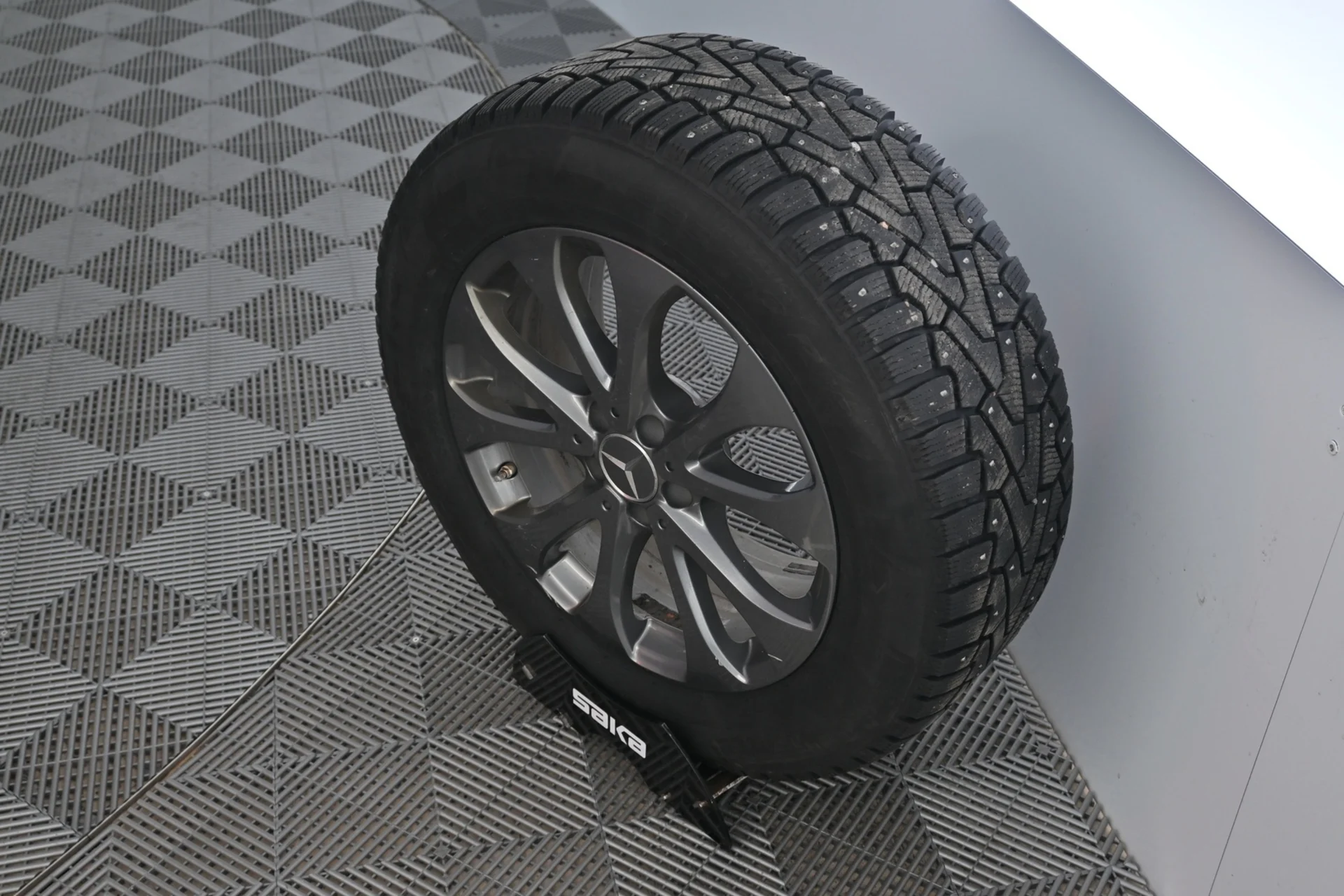 Car Image - 6AKNh8LRsMLrXE8aeXjVwQ