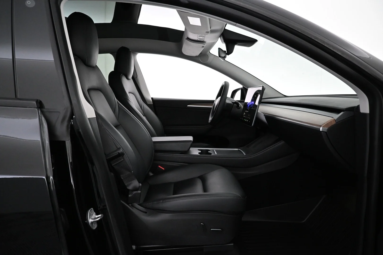 Car Image - 4wEhpALRdFjsyyXur4eTyR