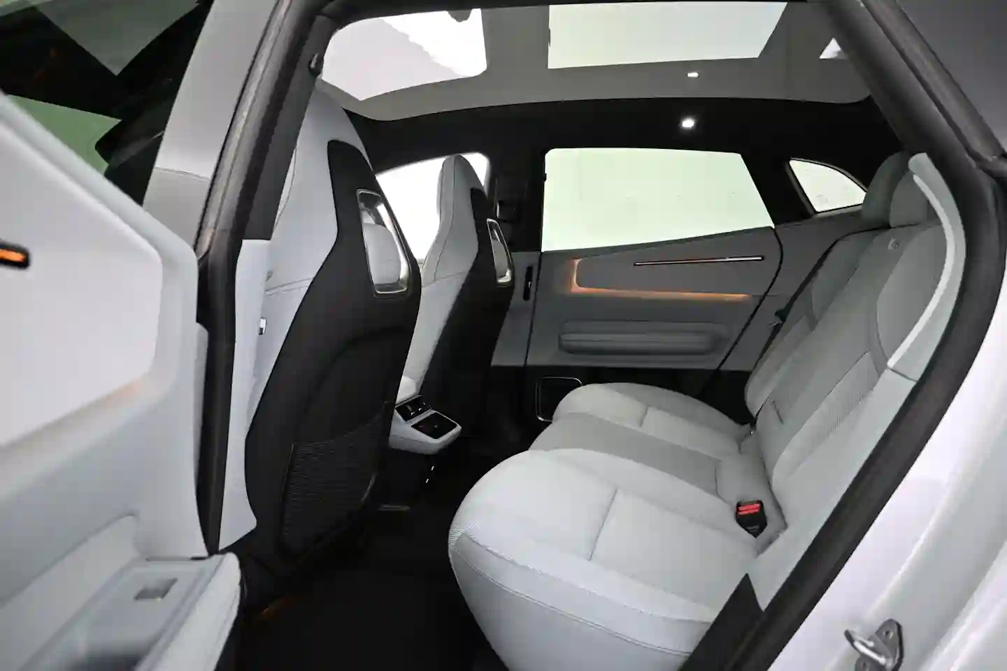 Car Image - 2BR3nPT0yz9r4JmvJ2IRnJ