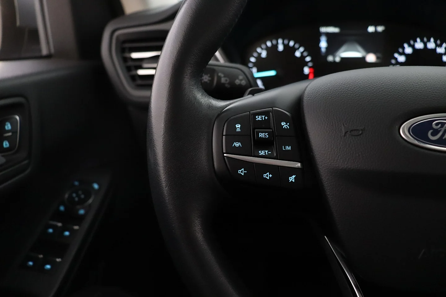 Car Image - 3UZW9x0oXJVZ0WDU7rsWmv