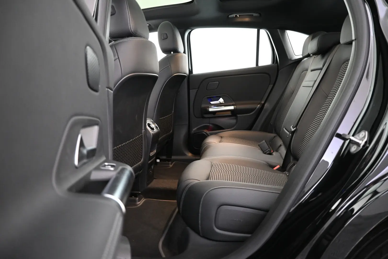 Car Image - 2wOCOKCtmlYPjlRgjD7TvL