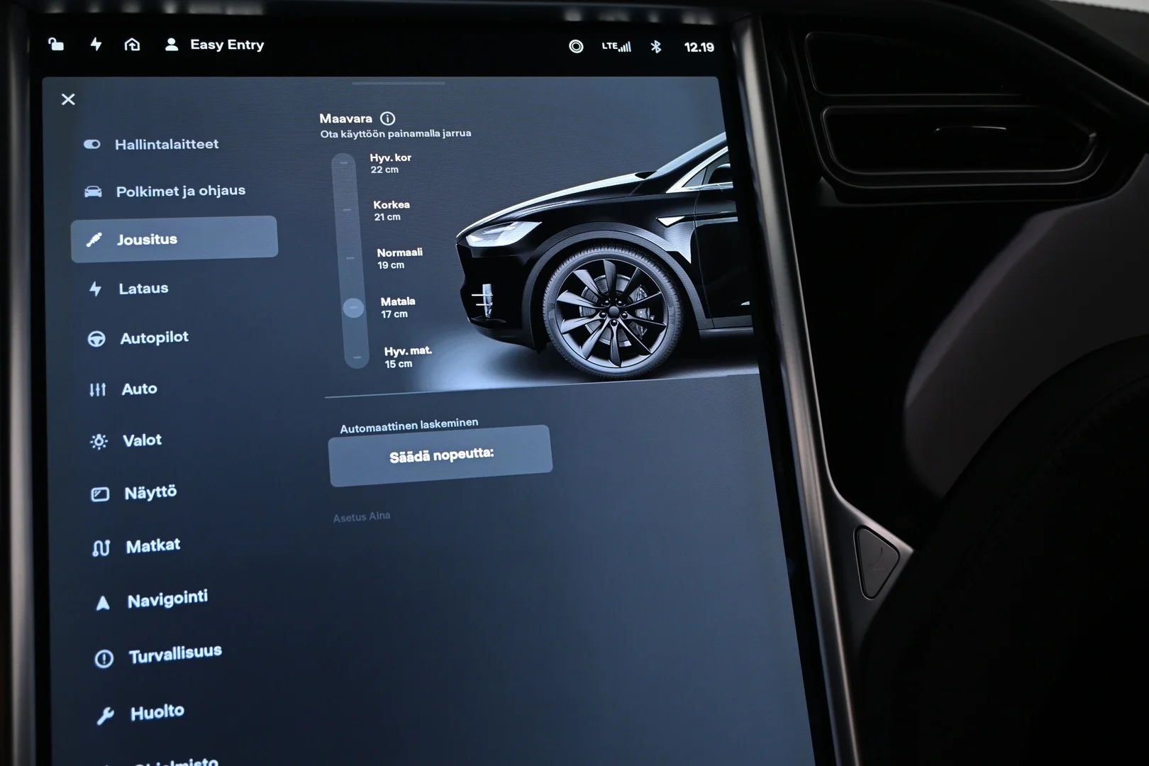 Car Image - C8YqQW7VMkFXrYoxfePpu