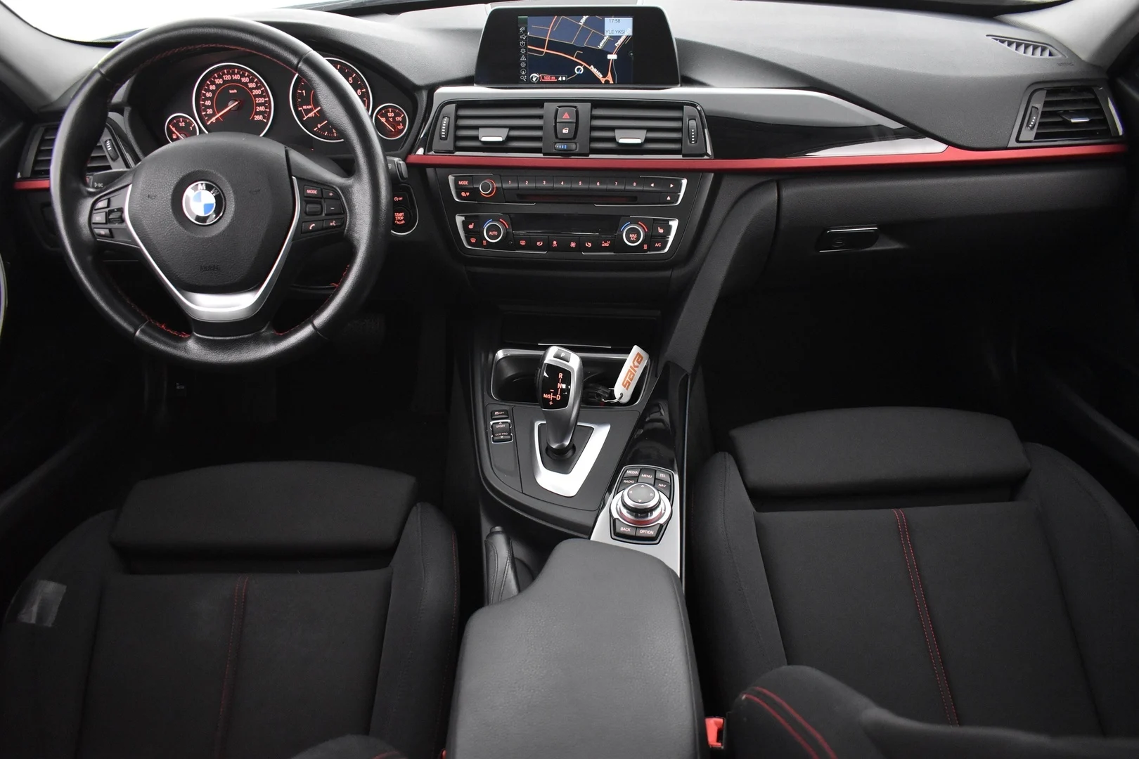 Car Image - 18Pw77XRT5QOLdeS0y6s7X