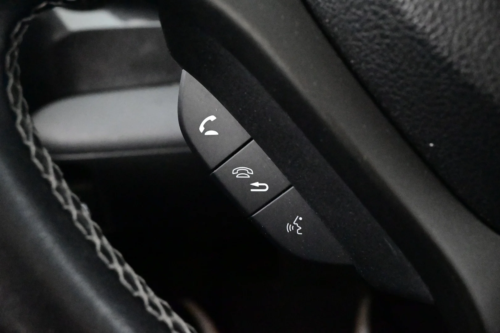 Car Image - 1qpTAIuq8hxO7BMdDopYsr
