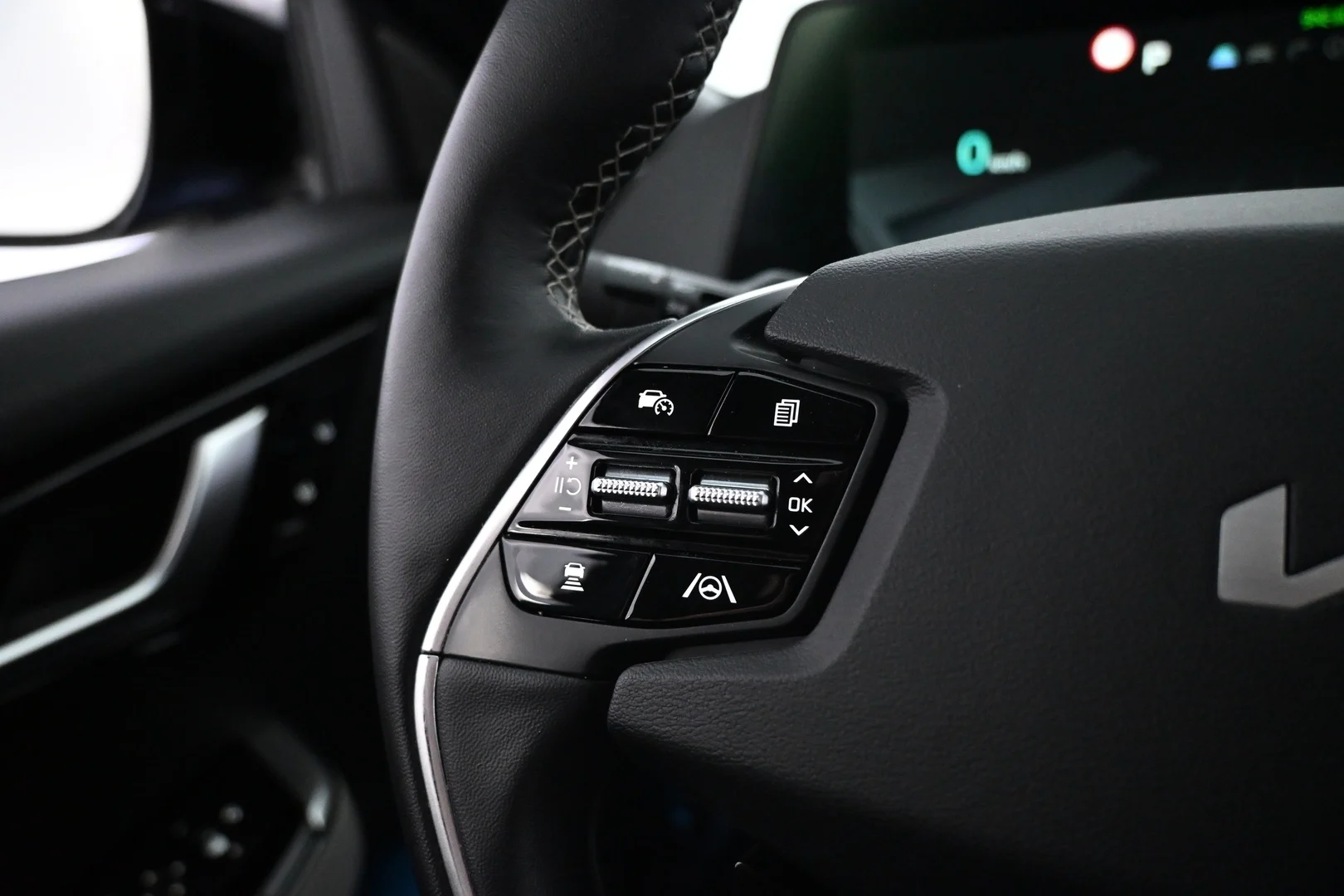 Car Image - L9WmIrGBkvhgJWgsVeCSN