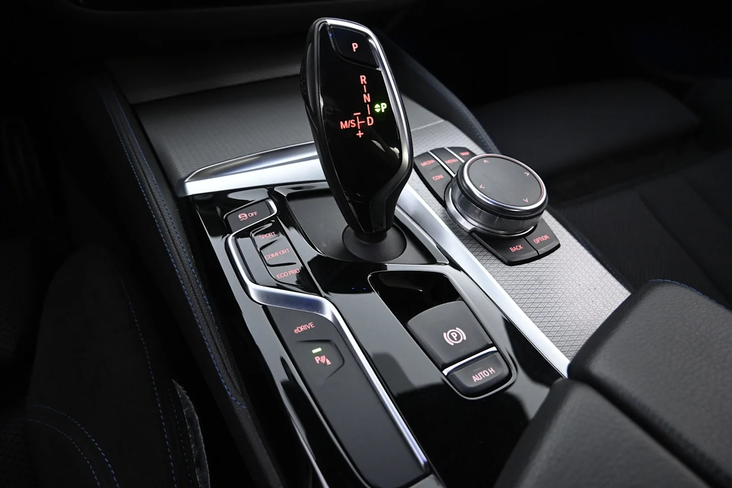 Car Image - 4oZVOgXCABymbNhKcO747j