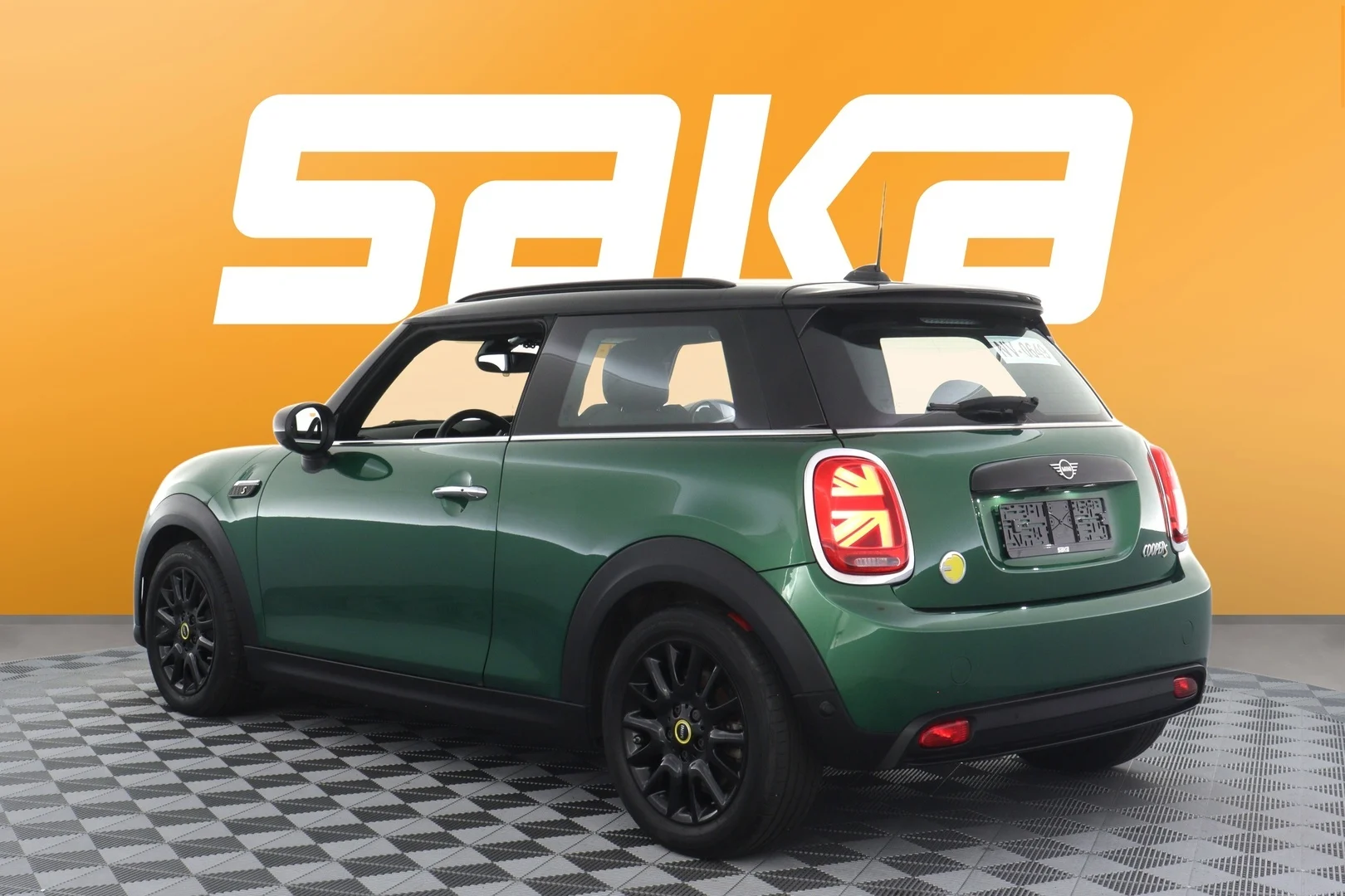 Car Image - 2oORLk1a5Y1fD9BzCq03nq