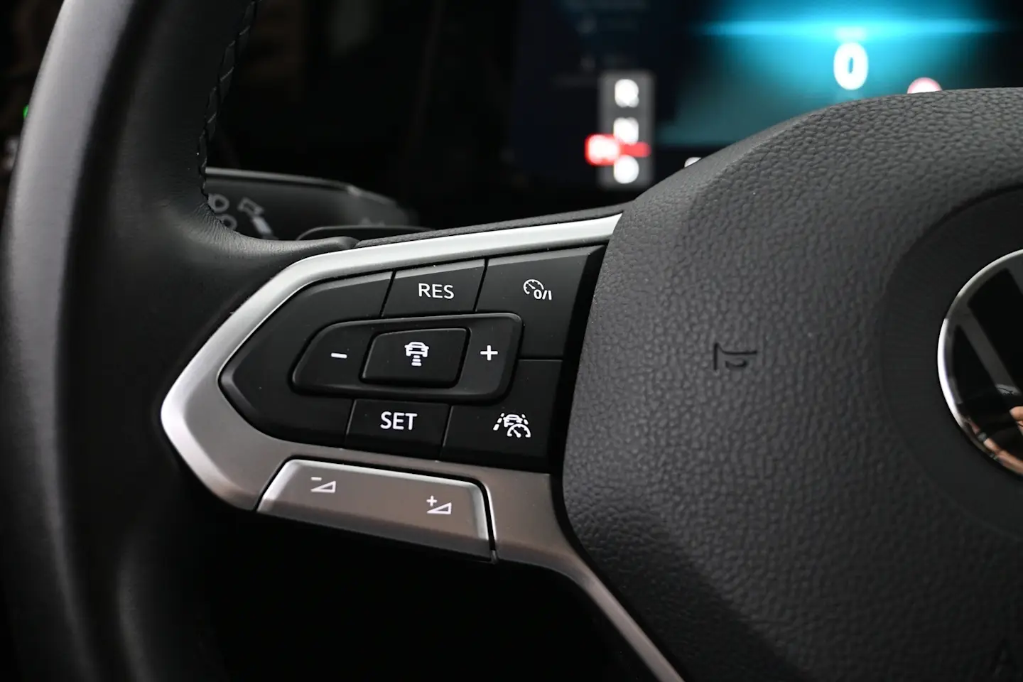 Car Image - BgpyEPo1DdHfybEvbcR4y