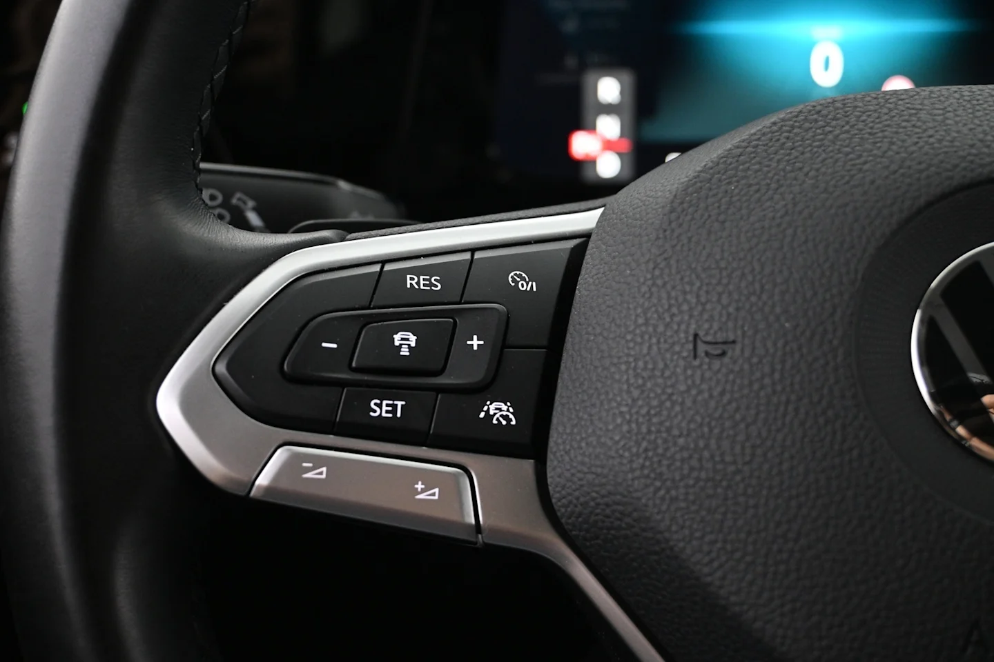 Car Image - BgpyEPo1DdHfybEvbcR4y