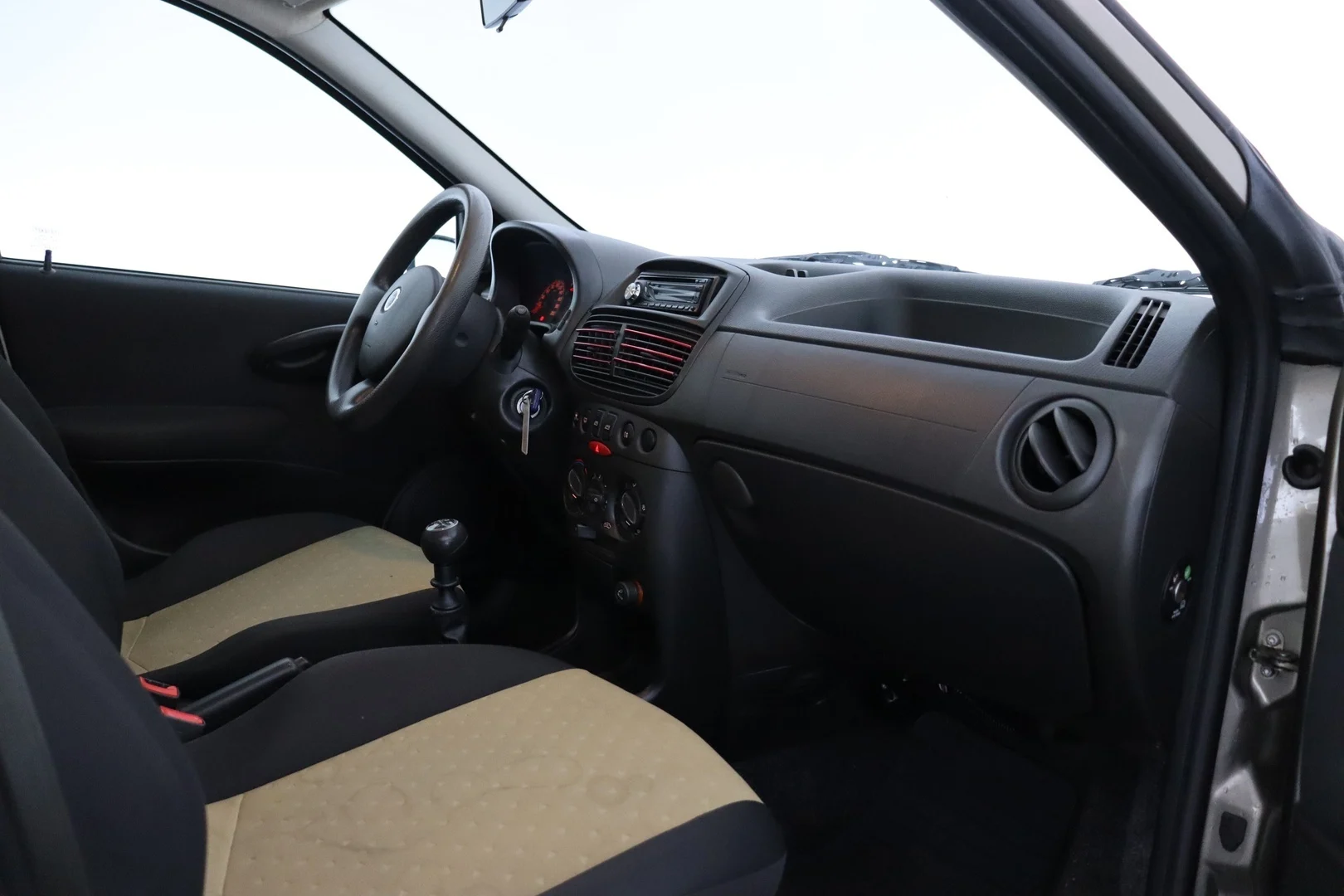 Car Image - 2XH6eKNKSVOaWkEZ5KpLzX