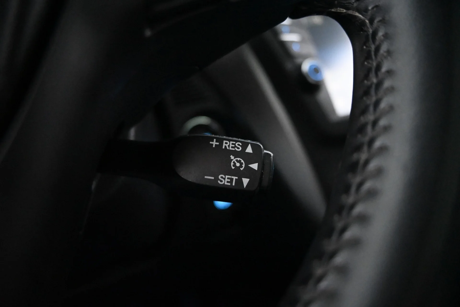 Car Image - 2asLIyYU7LGdXux2GVtLRn