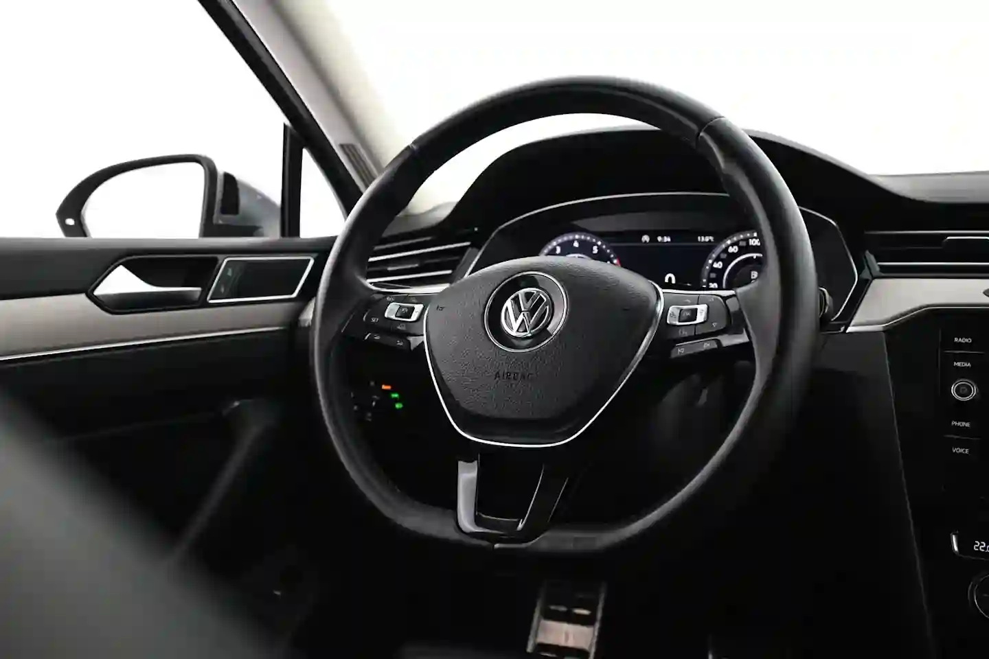 Car Image - 4MZi0NE4h3KdCmNKRxlbQt
