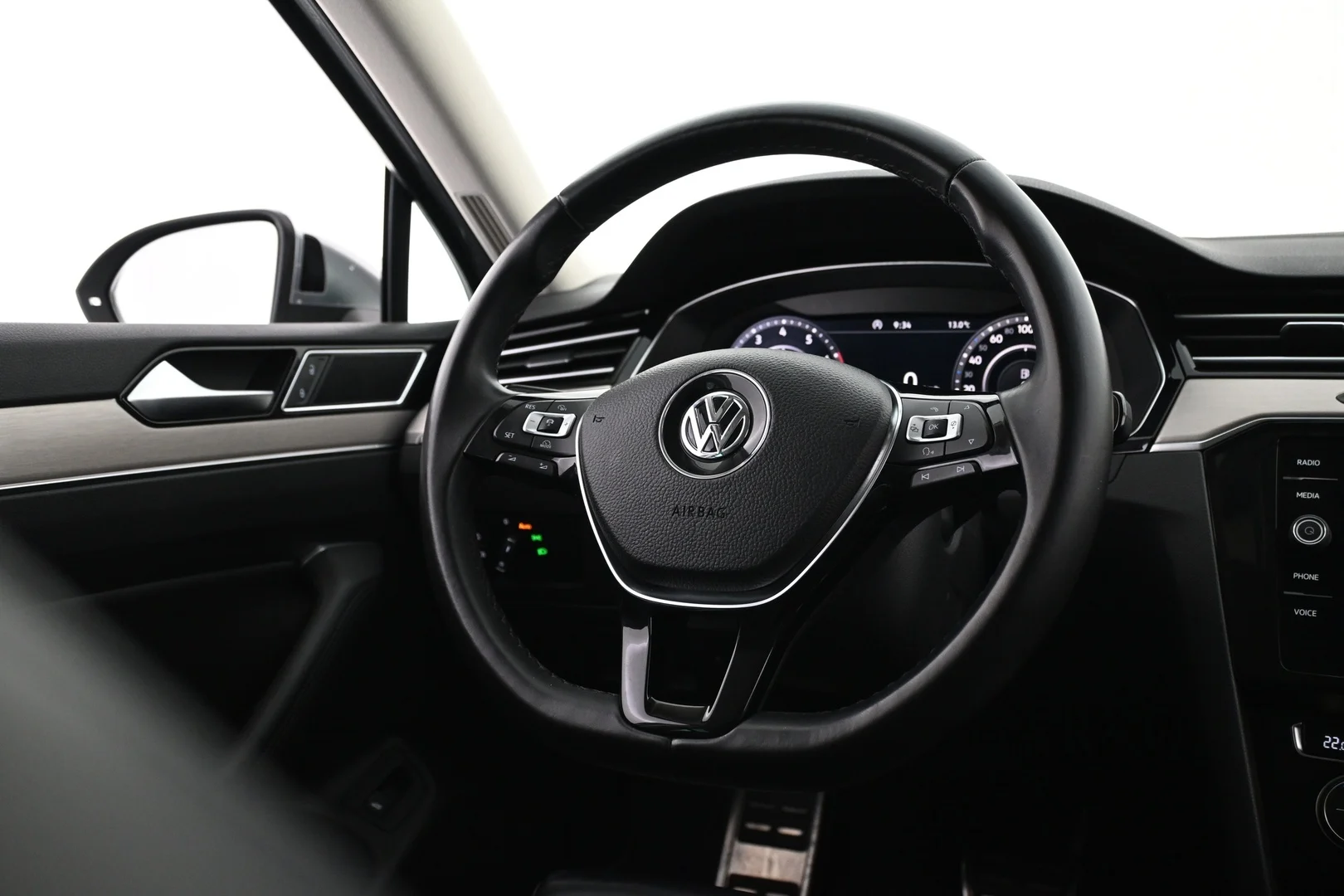 Car Image - 4MZi0NE4h3KdCmNKRxlbQt