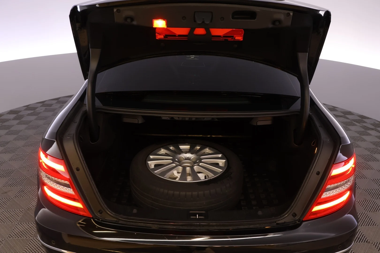 Car Image - 7m0QIWEHF4AcJGlm2C2CSN
