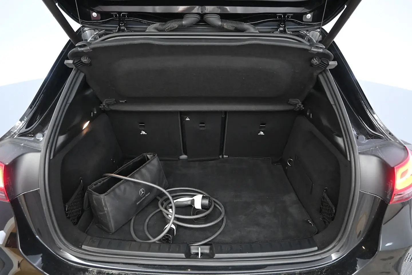 Car Image - 1UJPwY4p9HL2BvR3OZMHiZ