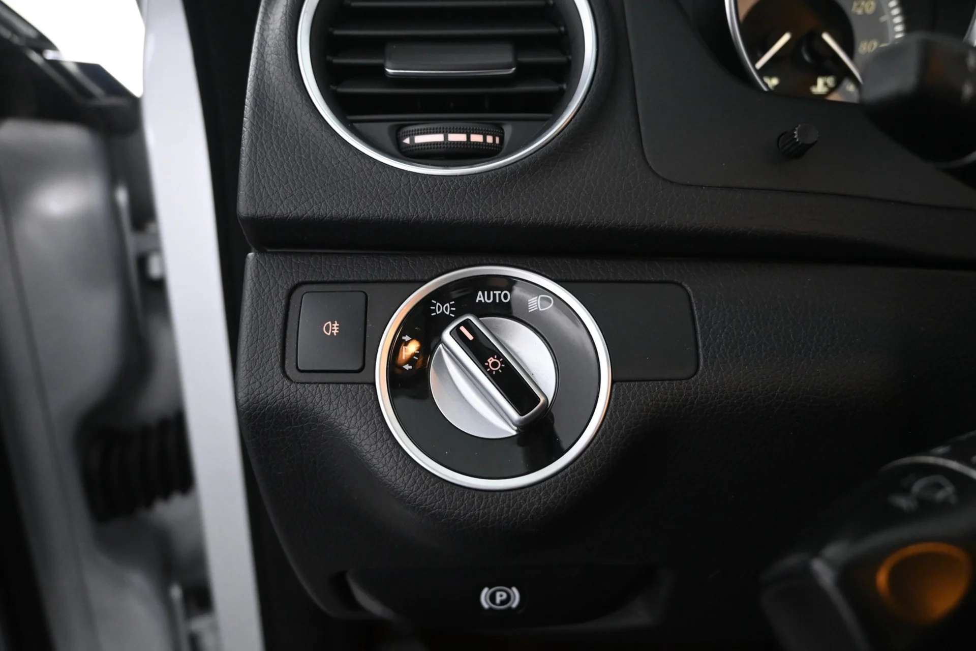 Car Image - 5Bjolkw99wUUYbekY0syEm