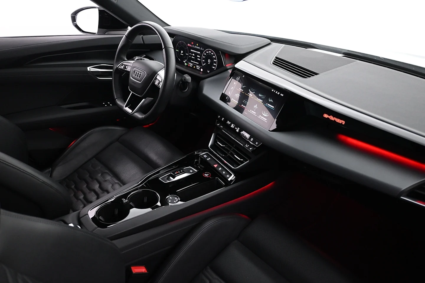 Car Image - 1dnZDa7Gf26mg8YeYR7d3u