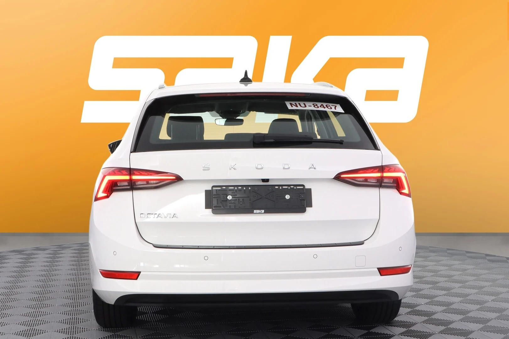 Car Image - 4A81ZQ6RdR49tC1d88cnDQ