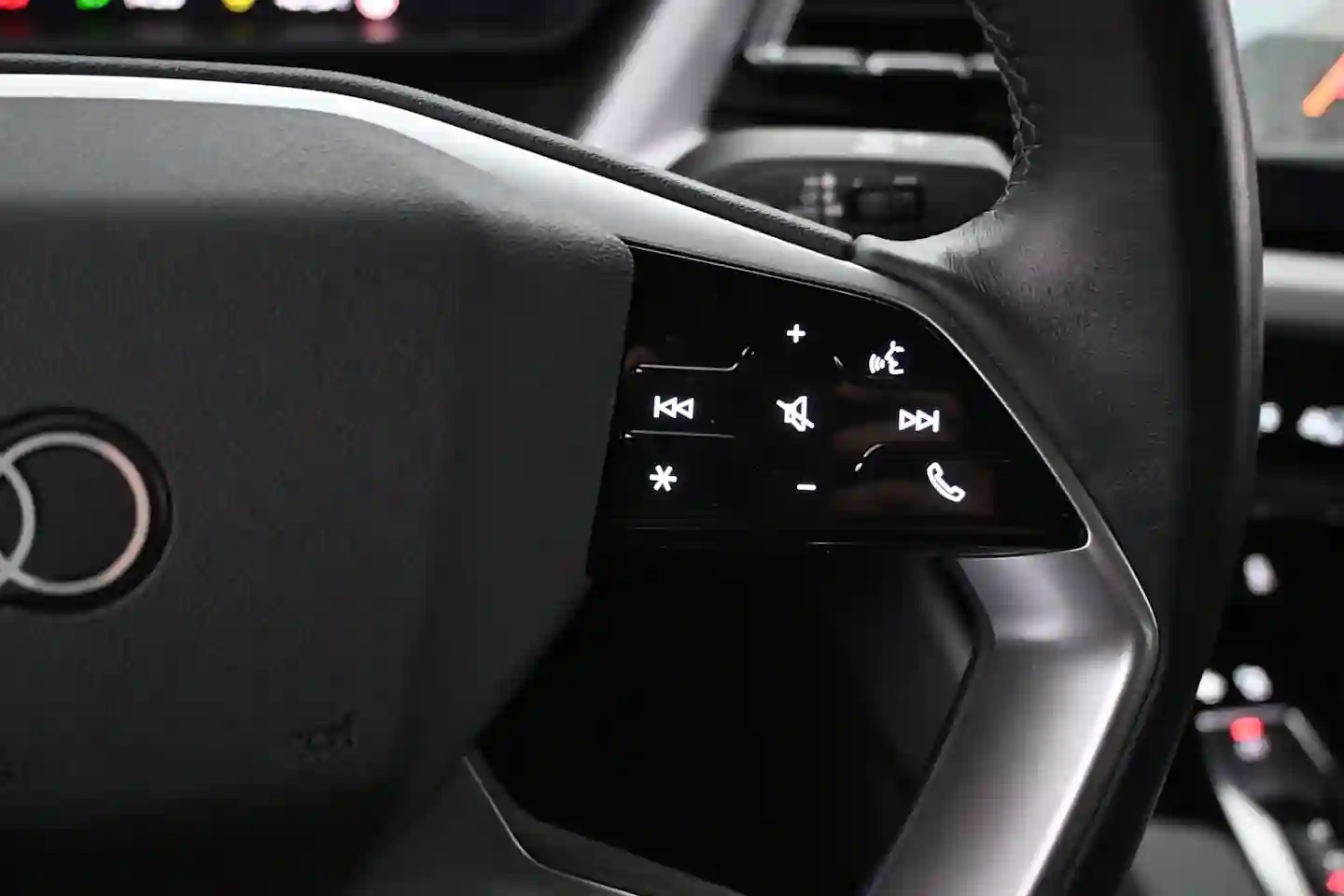 Car Image - 18gJPAwguVAKGDuuC7q7Z2