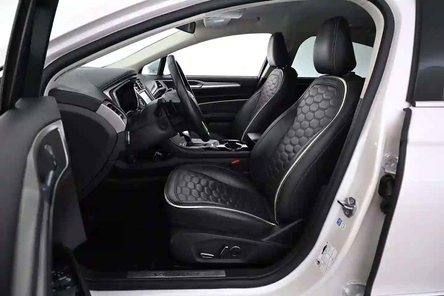 Car Image - 58oiFf7qle9RWXfKwFciJm