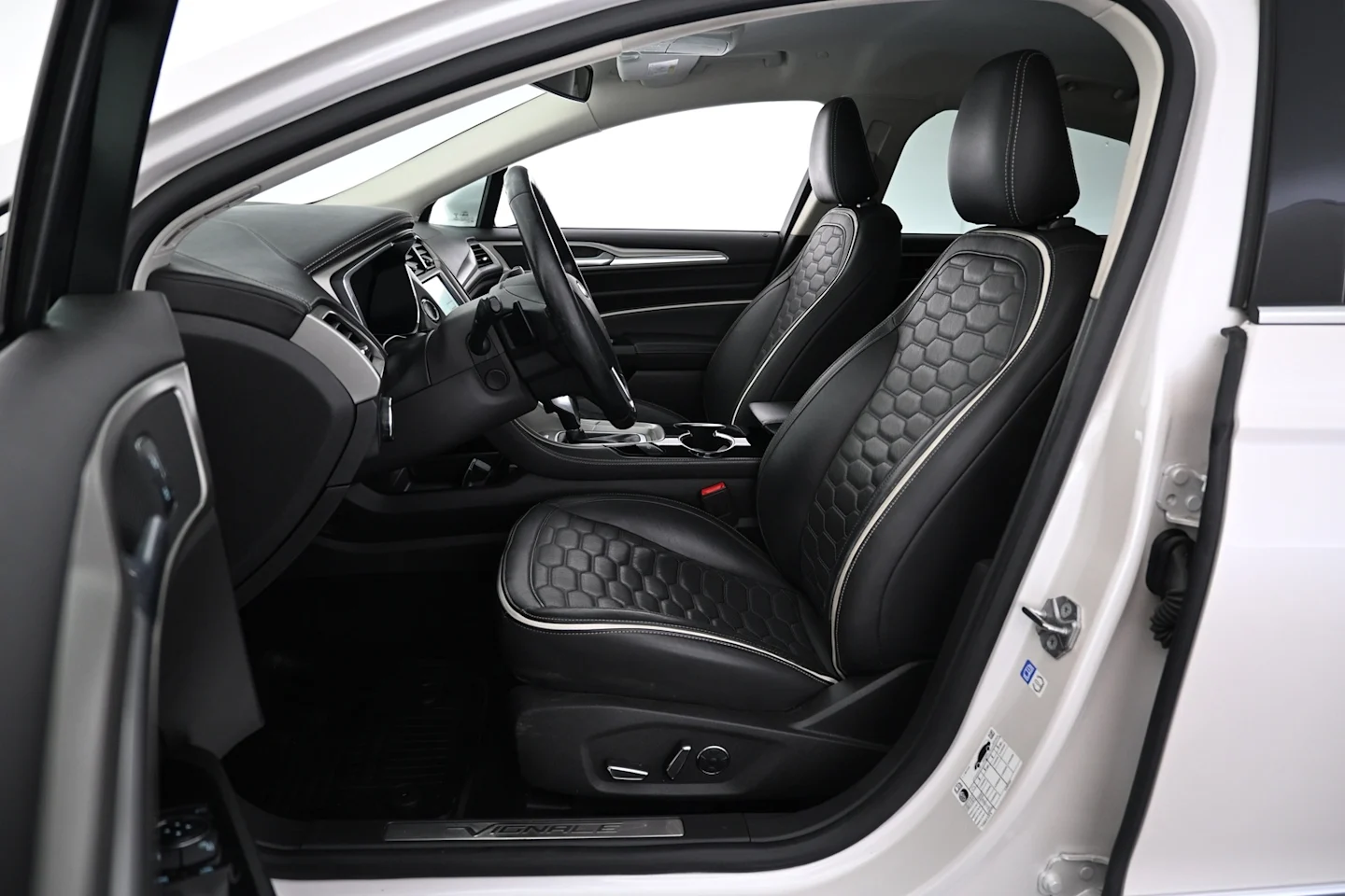 Car Image - 58oiFf7qle9RWXfKwFciJm