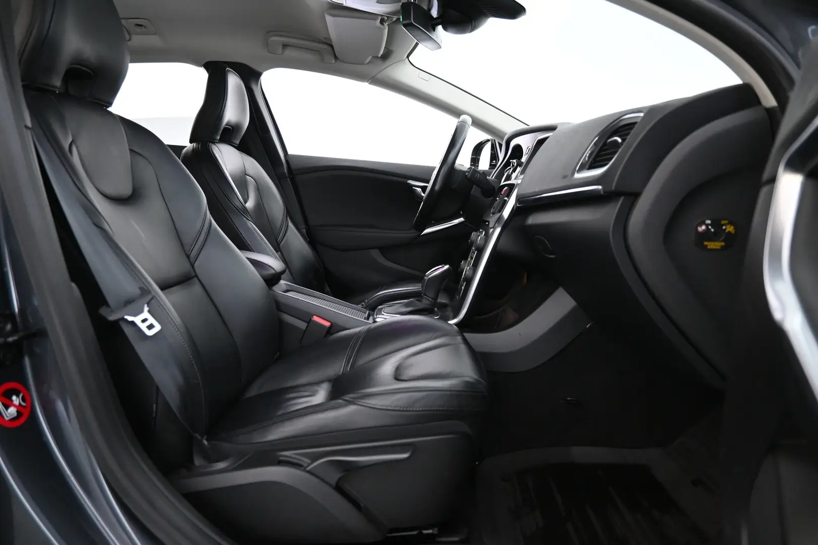 Car Image - 4UUtbR0MF4TY3QgRmK6hjS