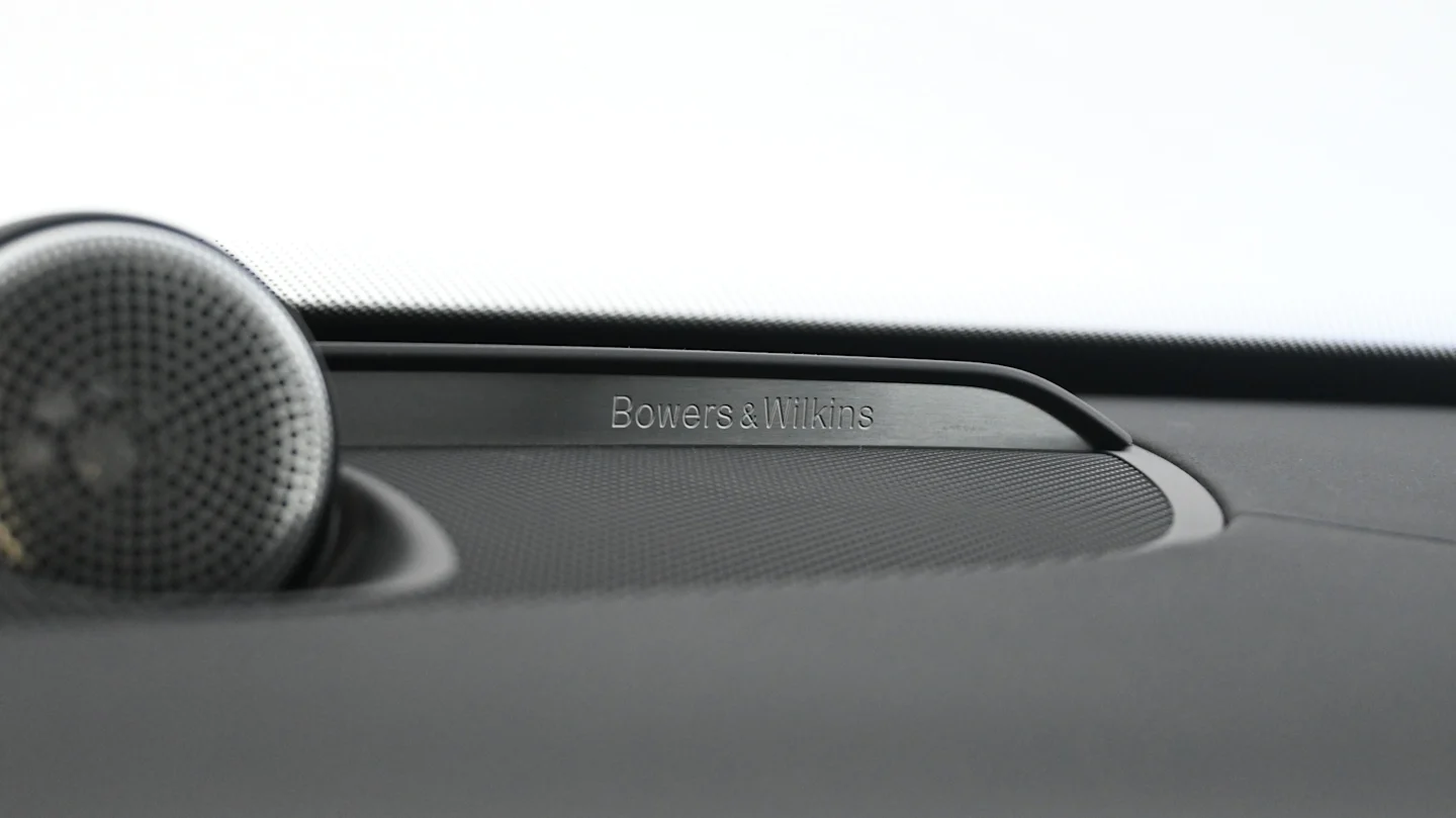 Car Image - 1uO82LuV8WuD8TvxIQ2VjJ