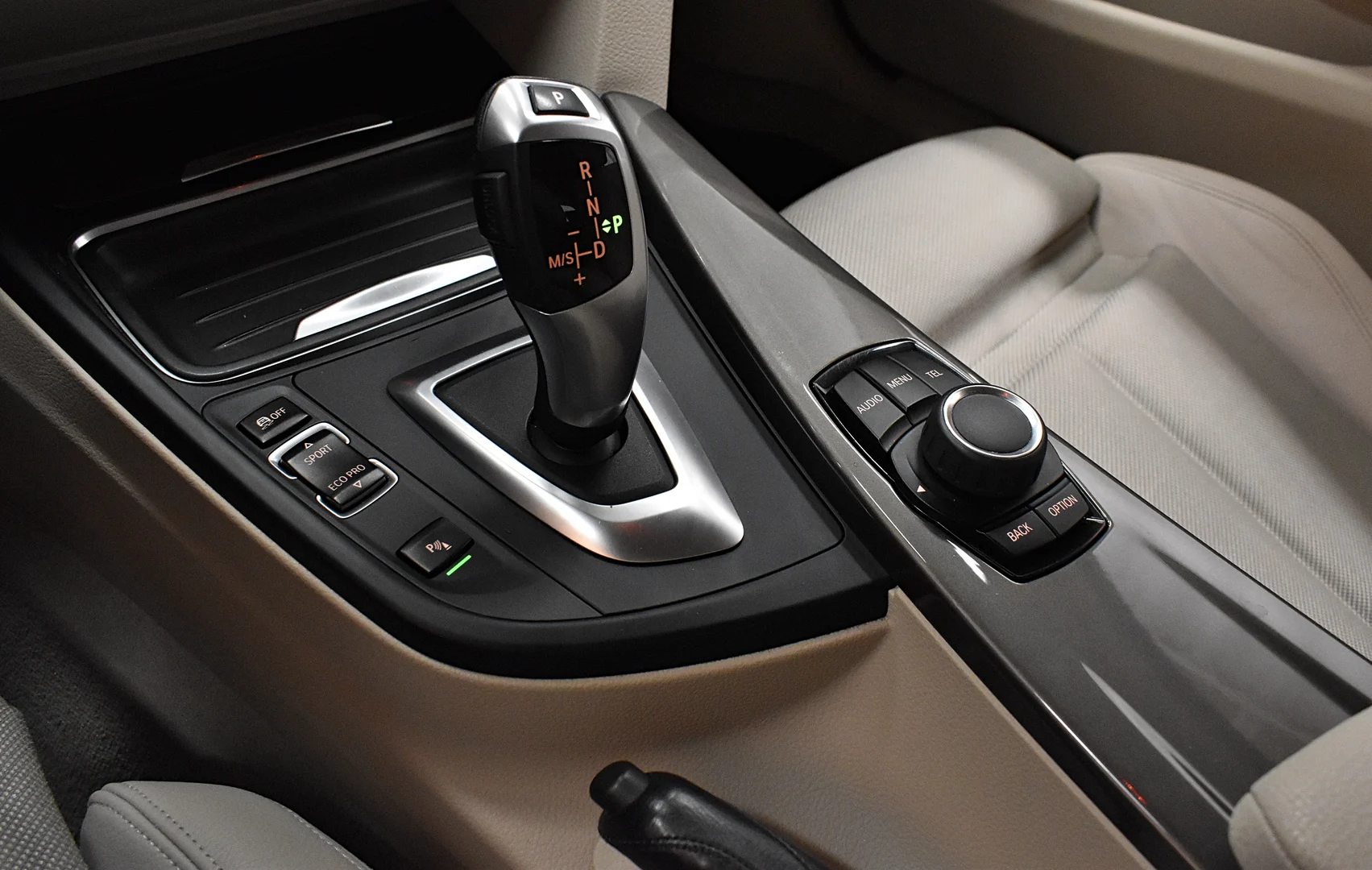 Car Image - 6NAFzxMCfGfxipp2RaYq1j