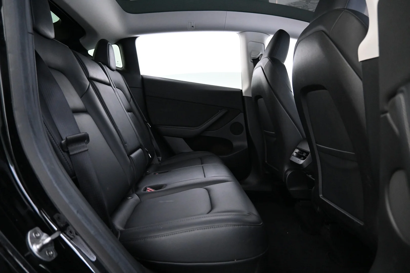 Car Image - 75g5lzNMq0sYcLiKcJ45LP