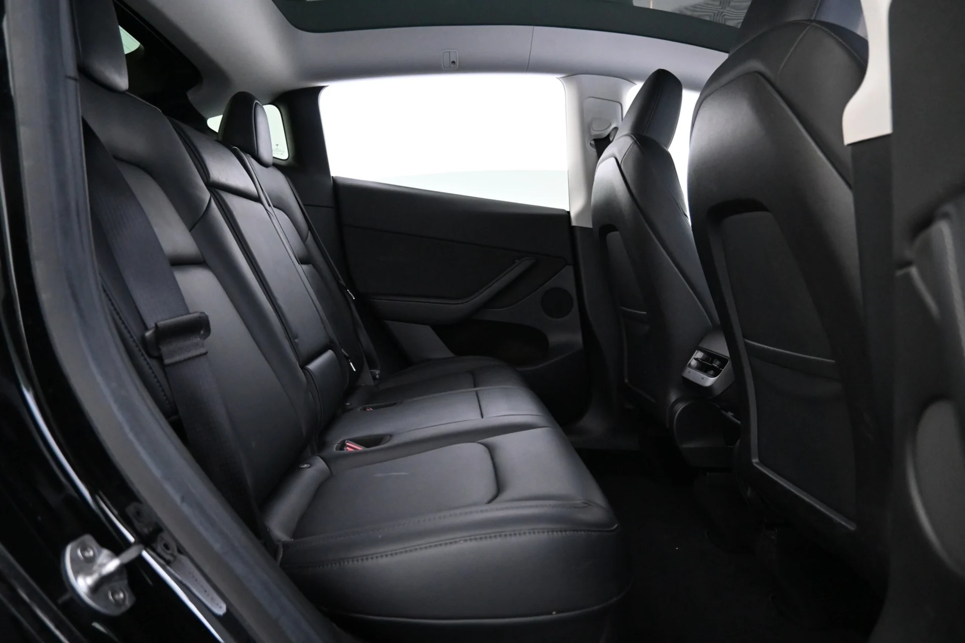 Car Image - 75g5lzNMq0sYcLiKcJ45LP