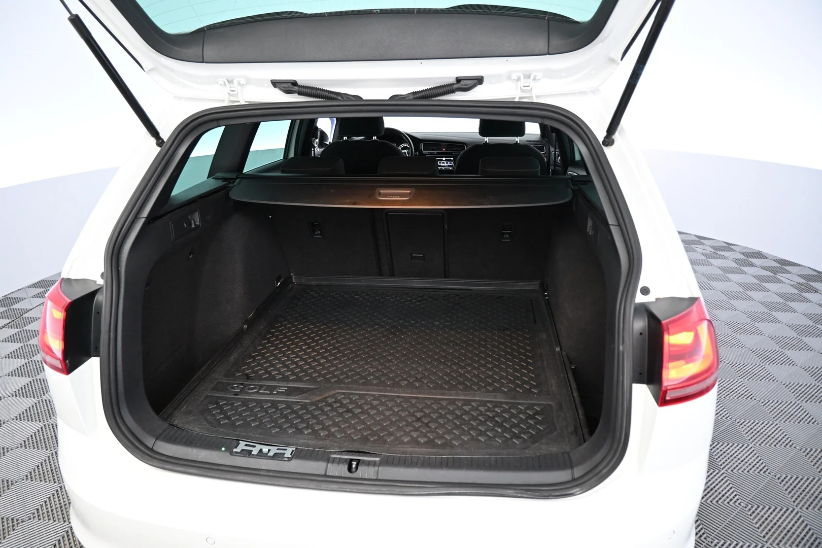 Car Image - PC1rrhGDRJF0bYNdlVeUk