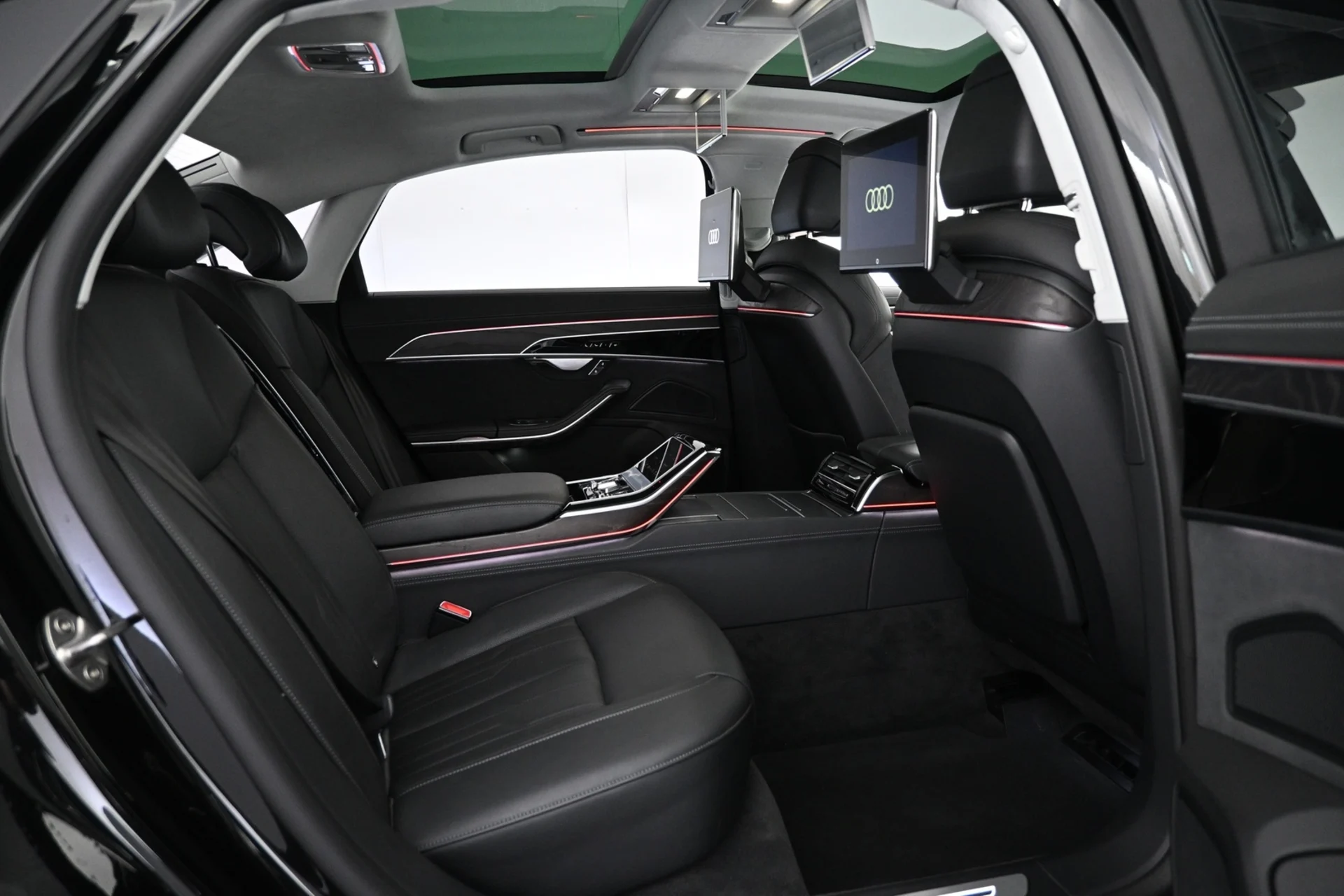 Car Image - 5yyDnLHbNeSdEFyc7pbLjM