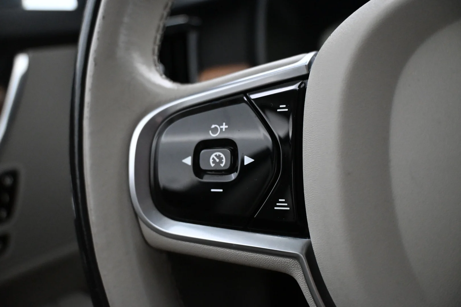 Car Image - 1tcF4wBW55rNBAkDCnZBtl