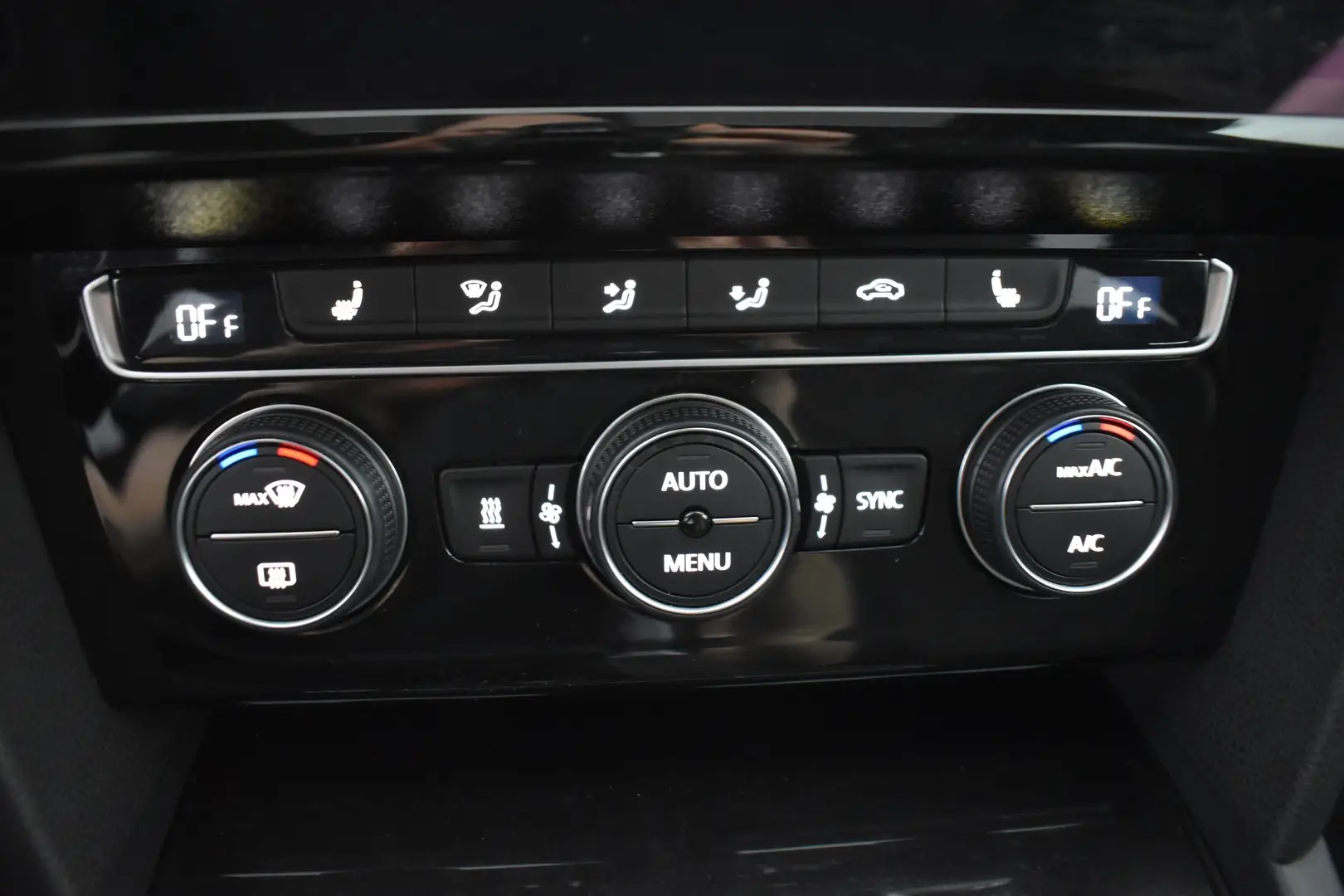 Car Image - 2pai29HWUP5X9I6TNGUslb