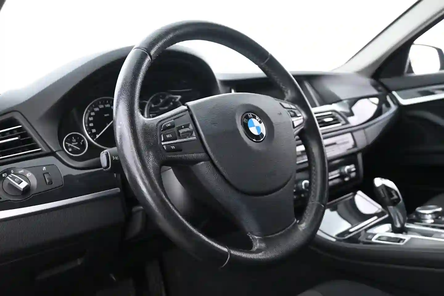 Car Image - 35jeoo7AAId1uAR5CxVaQ2