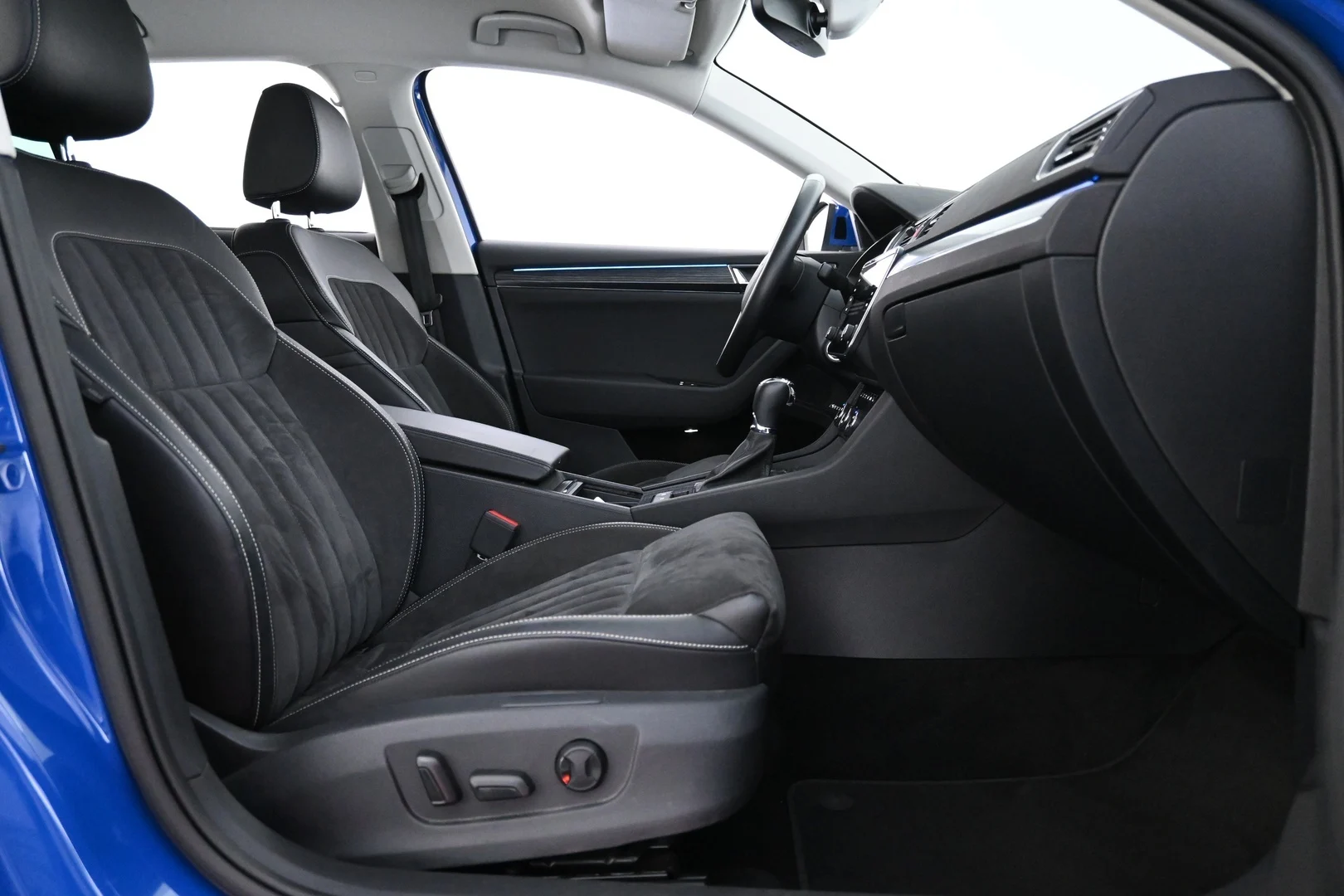 Car Image - 6xxFfqOQ82af66d18jjiUf