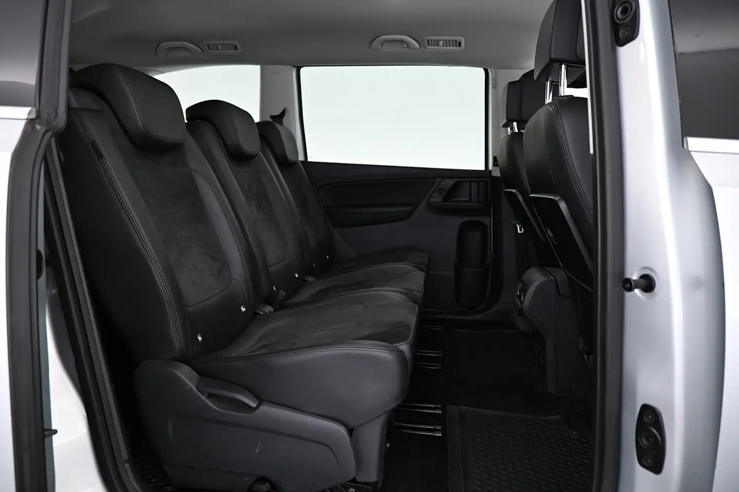 Car Image - 6DCmKlL9yseK9MIOwWnOwW