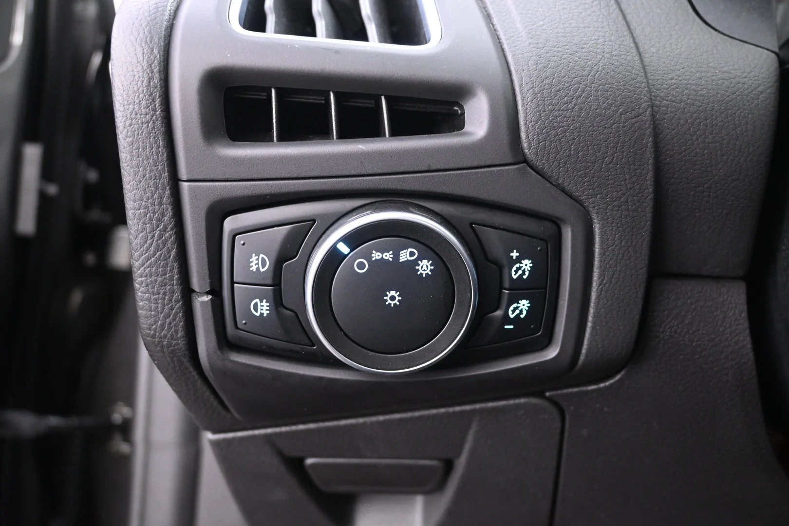 Car Image - 3rQxLCx9uEqPqc60eeO6od