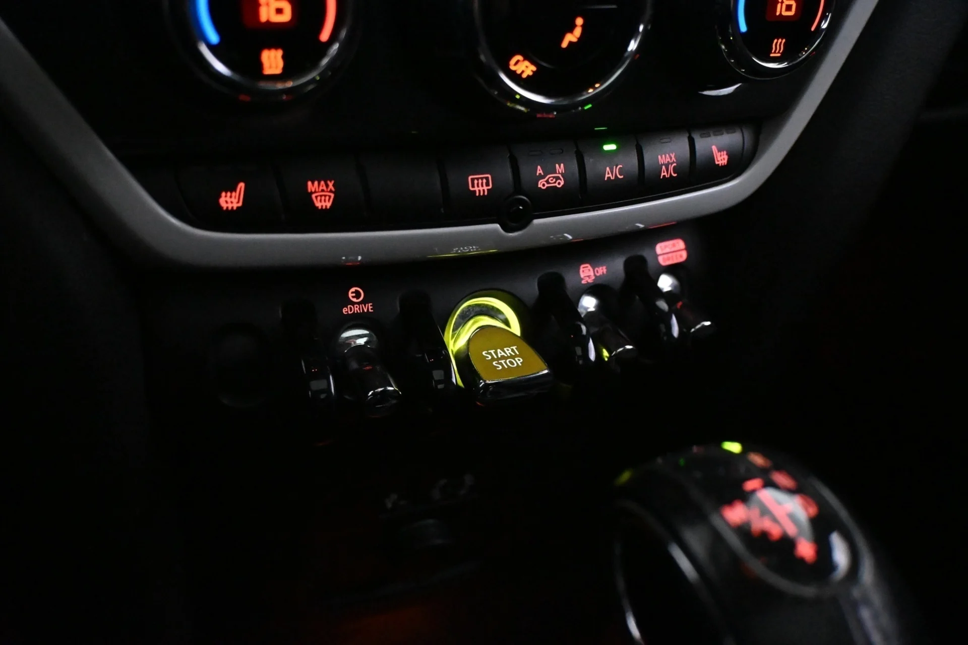 Car Image - uTyiNhg1df8muH1er2Bwf