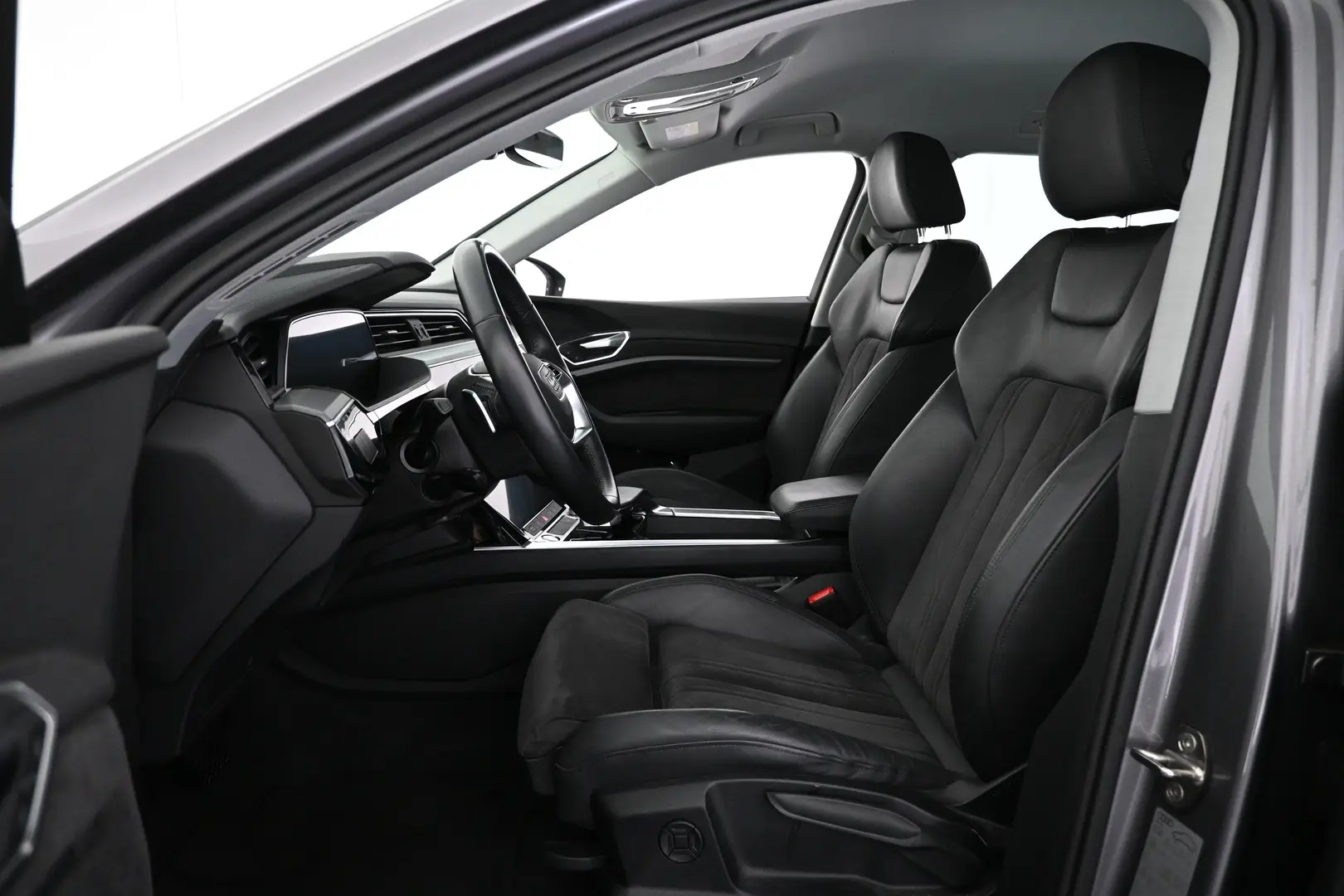 Car Image - 1uDot3mjT0SjnHLdRYlh68