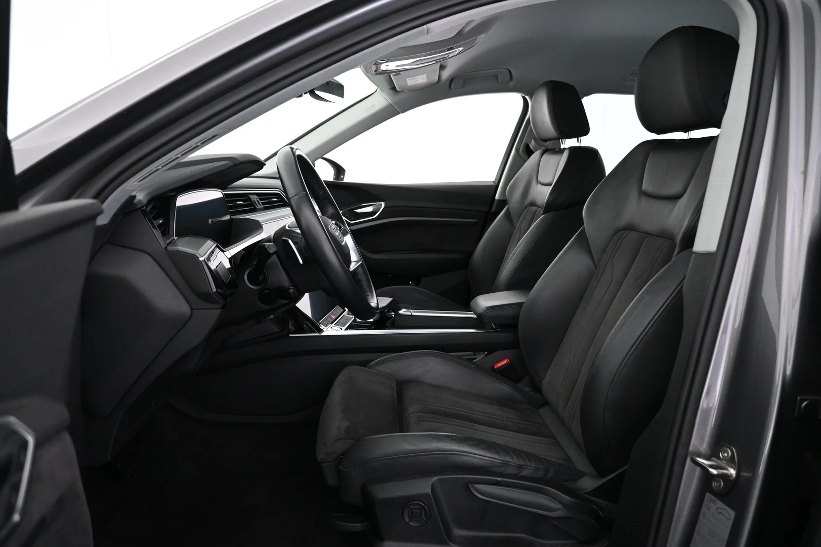 Car Image - 1uDot3mjT0SjnHLdRYlh68
