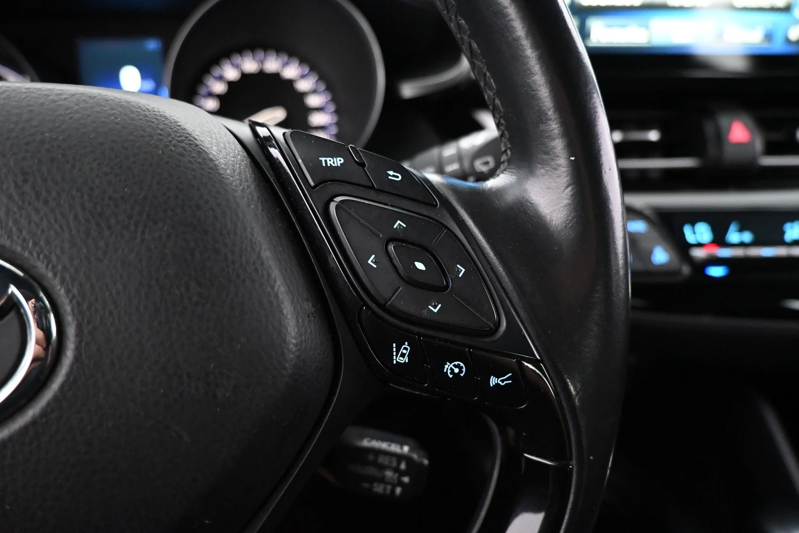 Car Image - 4fwIeX6ZAVDiUPrH1s24yn