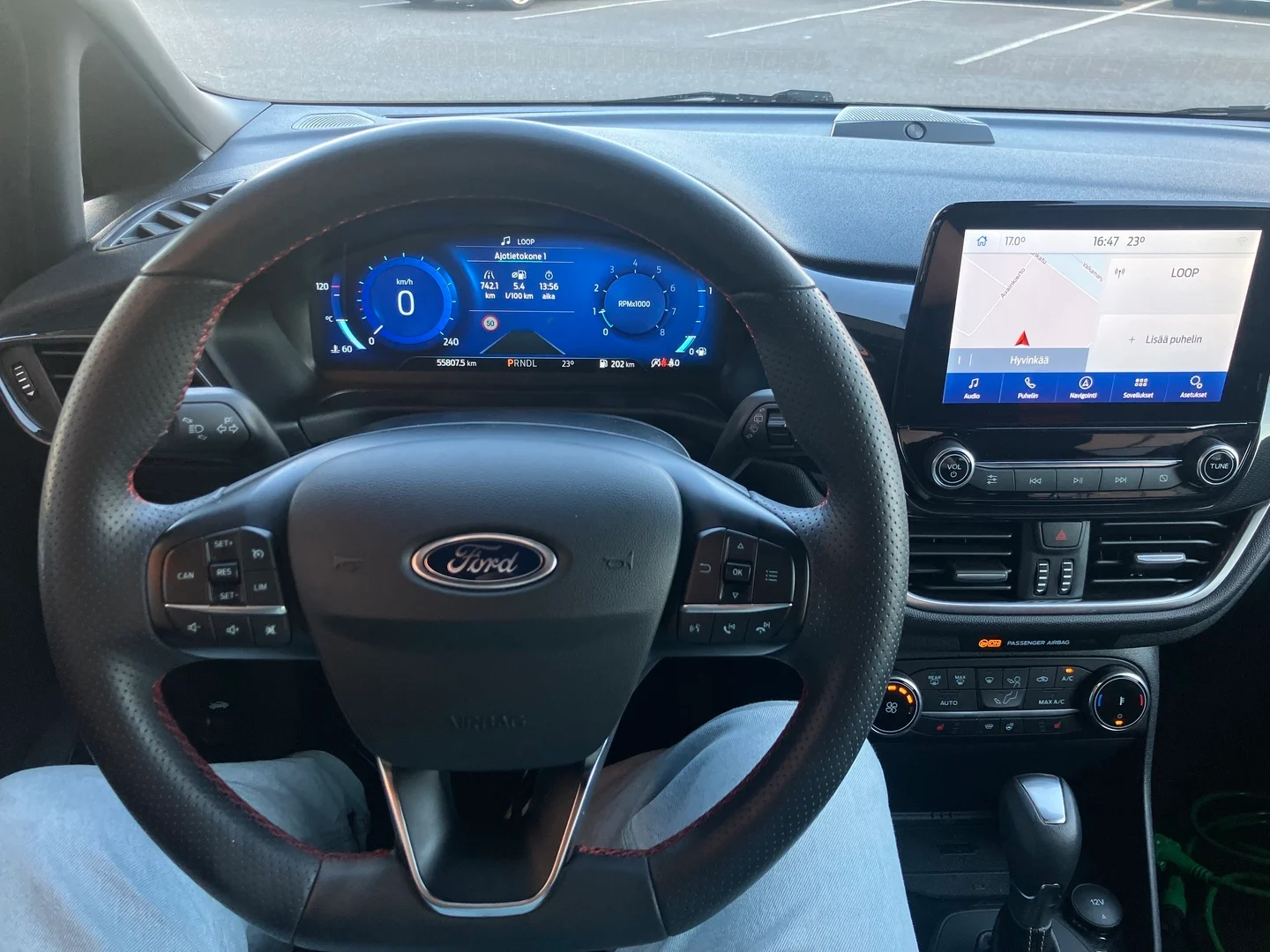 Car Image - 6S7v9LACONu3tjyvURL33O