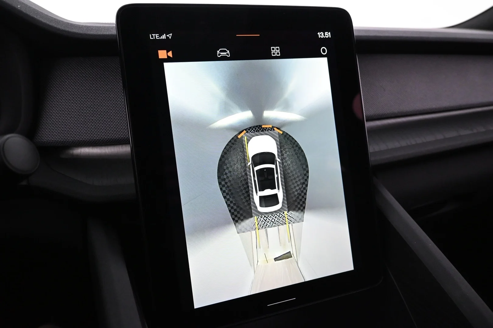 Car Image - VsGpJYWmYrrdjjQEwW49H