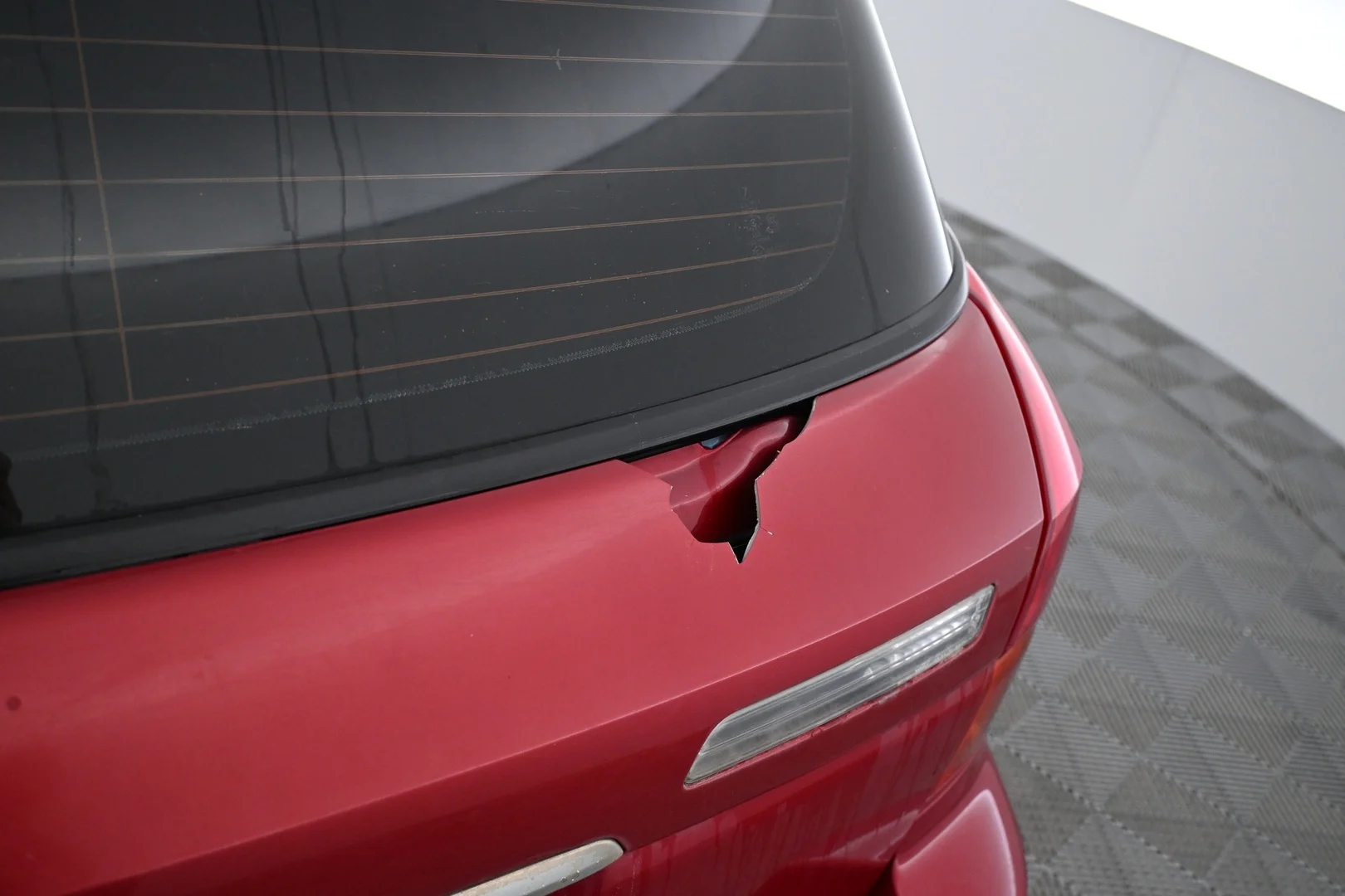 Car Image - 5ZcyVlbeaehlAAqZJzvQCl