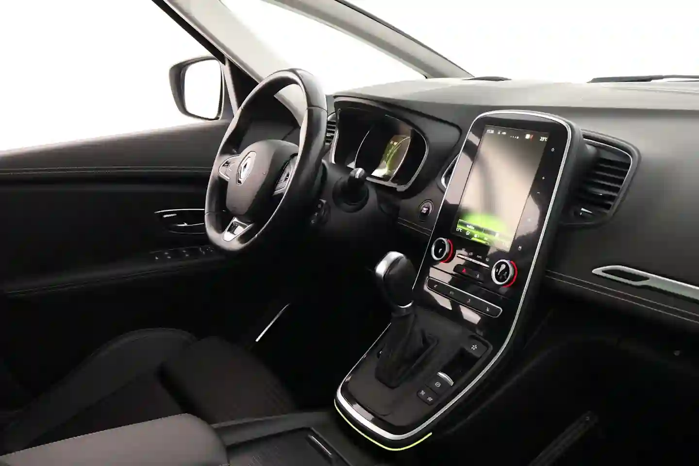 Car Image - FkRnbxb06chVx4R8wmGJx