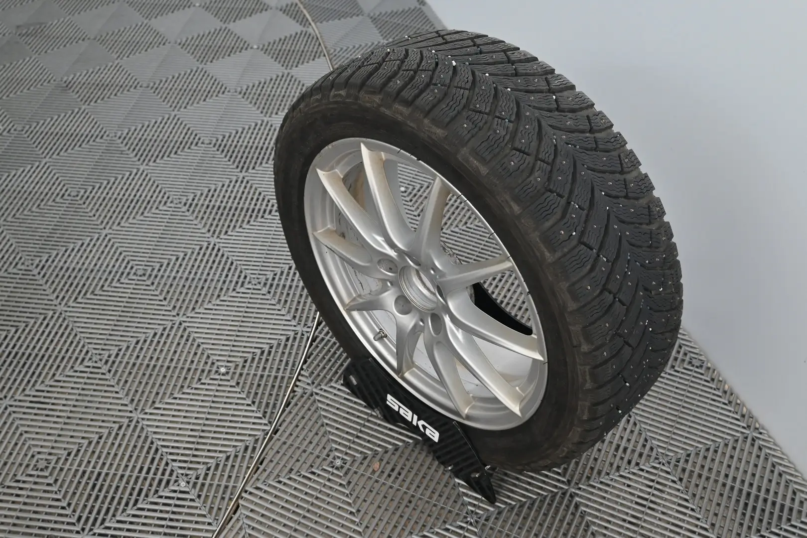 Car Image - 2jHqnkI7XKl7w4bWaqnGme
