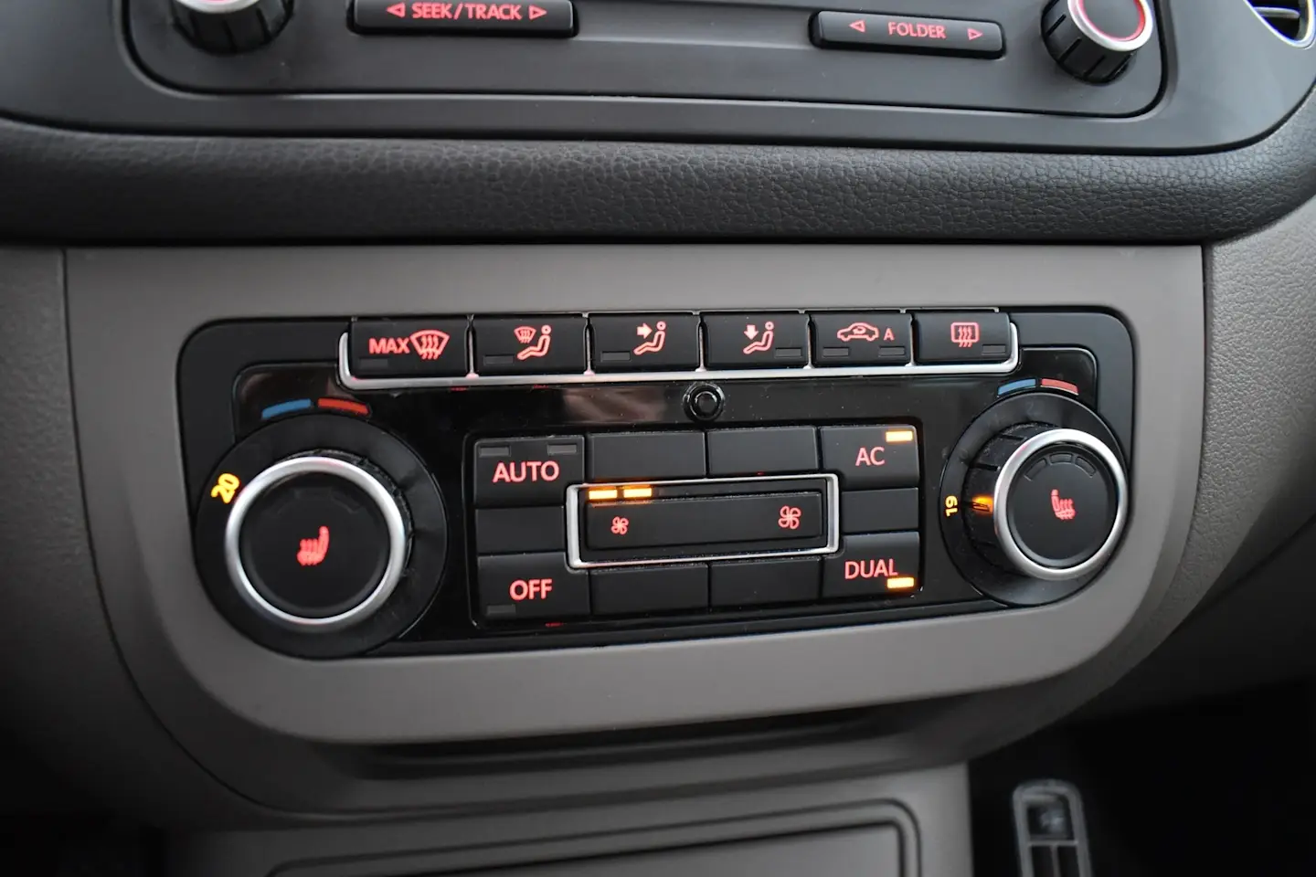 Car Image - 2ouliLNtxlNoIAMC35GHNI